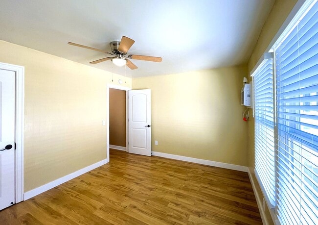 Building Photo - 5250 Whispering Creek Dr