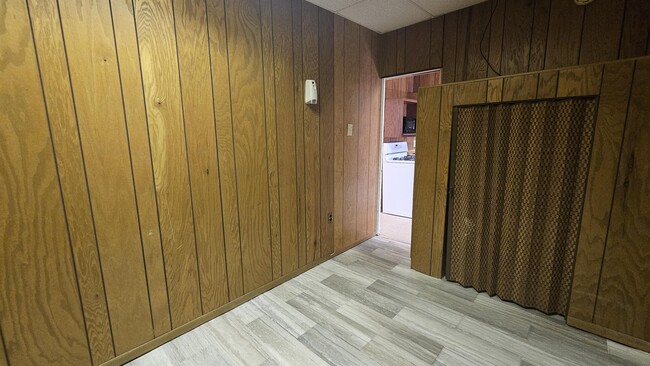 Building Photo - 3406 Van Hook Ave