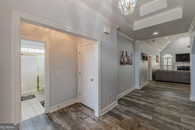 Building Photo - 203 Prestwick Way N