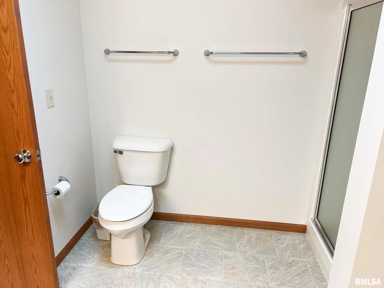 Full bath - 1138 Breeze Way