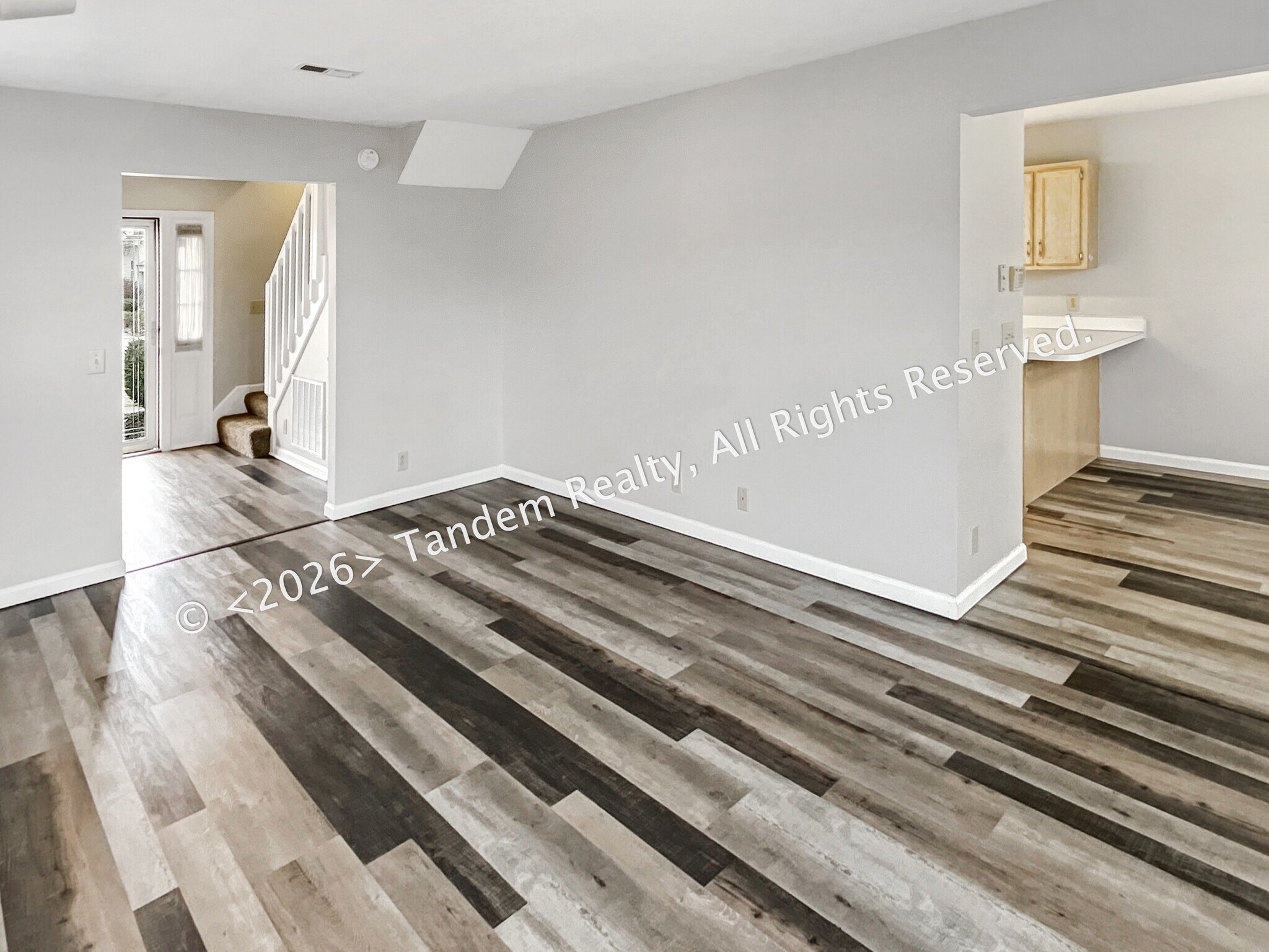 Building Photo - 512 Selsey Ct S