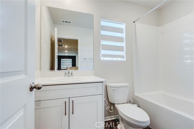 Building Photo - 36469 Shine Dr