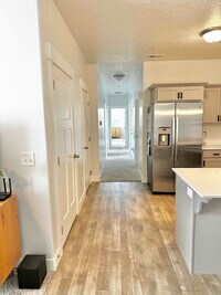 Building Photo - 354 W 785 N