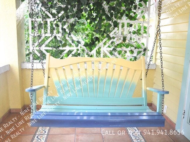 Building Photo - 241 17th Ave NE