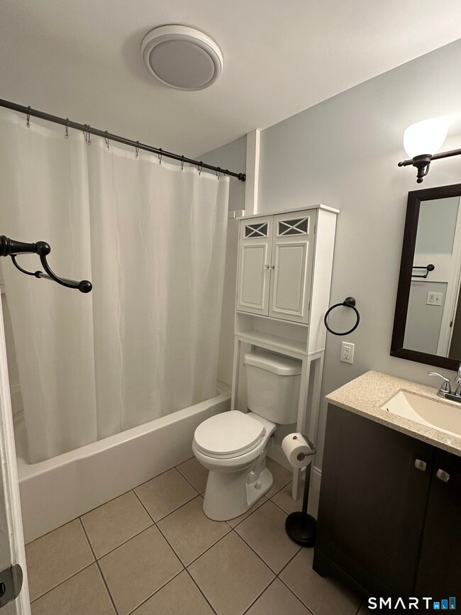 Building Photo - 1693 Litchfield Turnpike