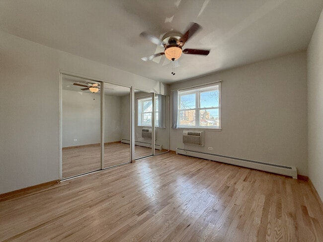 Building Photo - 4600 N Cumberland Ave