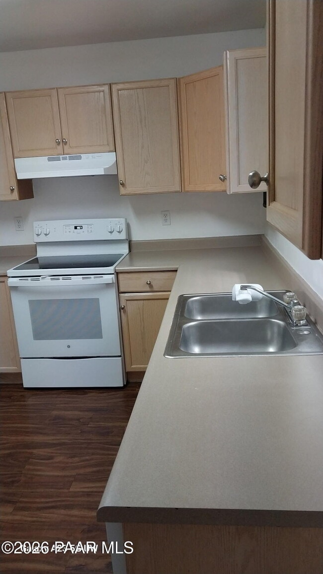 Building Photo - 9751 E Magma Dr