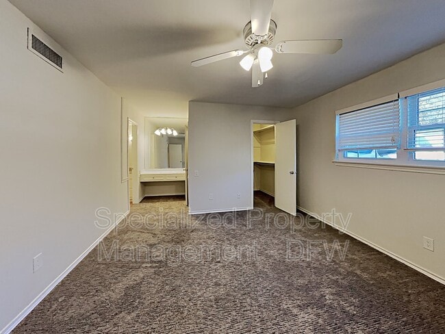 Building Photo - 3212 Daniel Ave