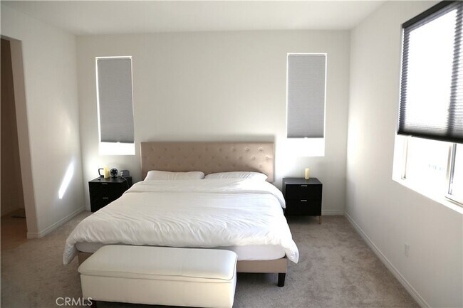 Building Photo - 16670 Crocus Ln