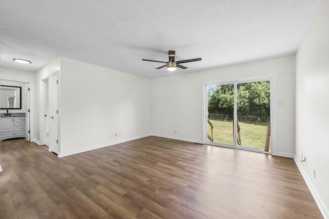 Building Photo - 741 Princeton Cir