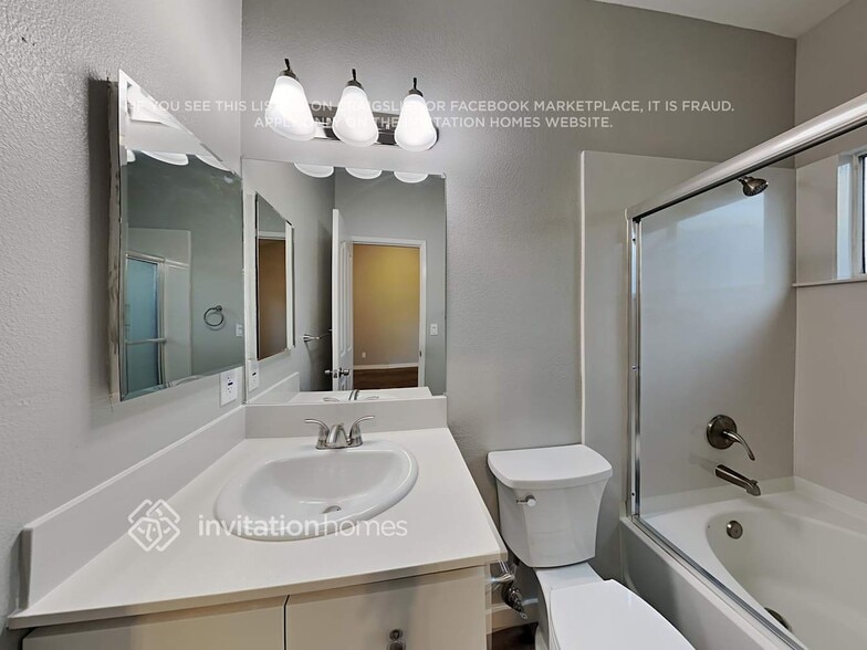 Building Photo - 8209 Filifera Way