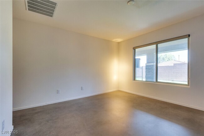 Building Photo - 10589 Acacia Park Pl