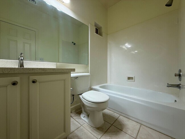 Building Photo - Beautiful open concept remodeled 3 bedroom...