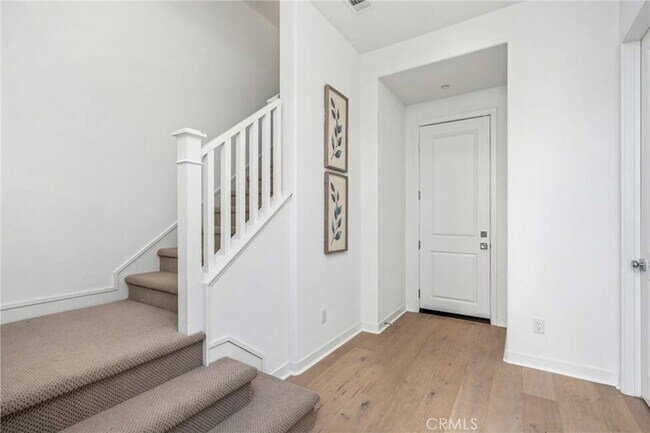 Staircase - 27457 Viero Pl