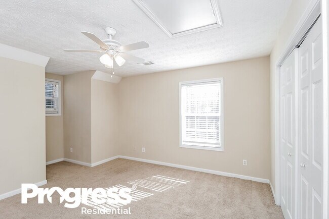 Building Photo - 271 McClure Dr