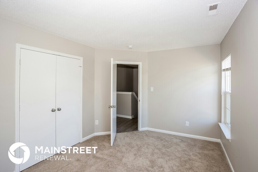 Building Photo - 2039 Pimpernel Rd