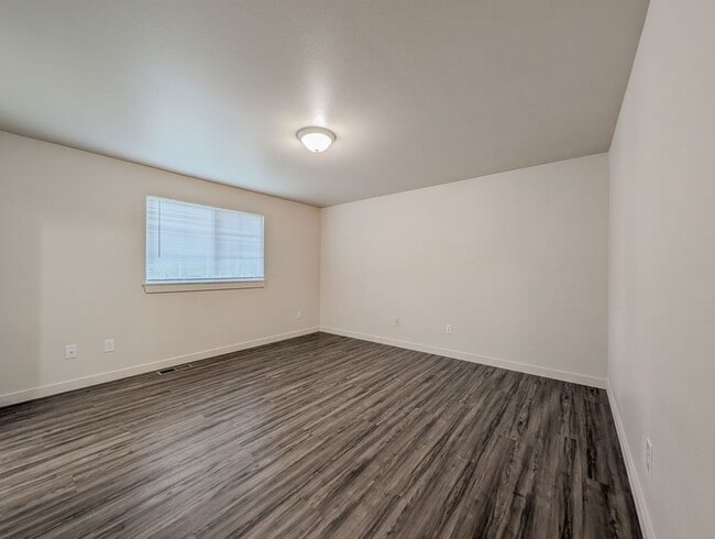 Building Photo - 5411 99th Pl NE