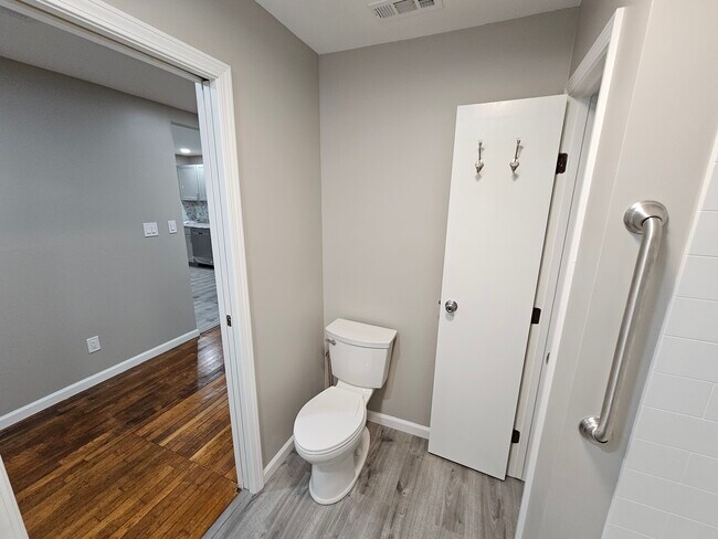 Building Photo - 2323 S Hunter Rd