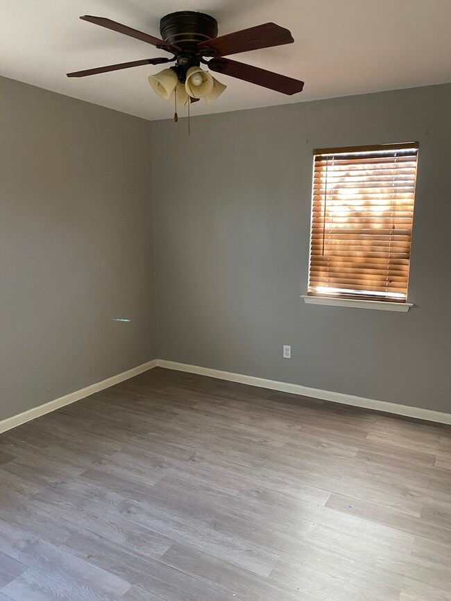 guest bed 2 - 1002 Scenic Dr