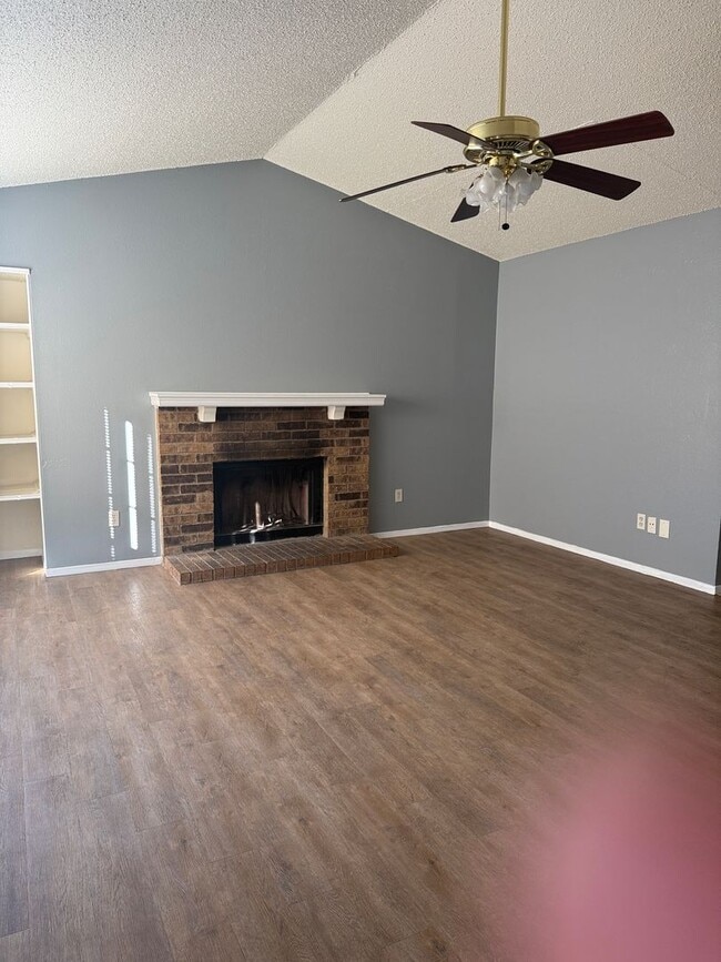 Building Photo - 5504 Blue Spruce Dr