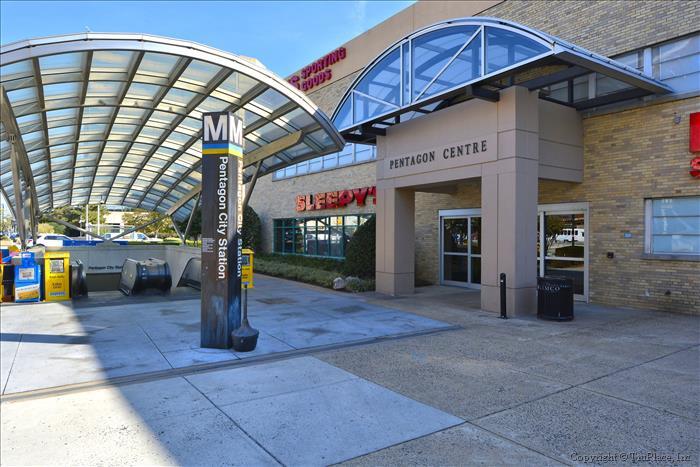Building Photo - 1300 Army Navy Dr