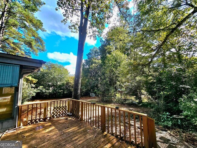 Building Photo - 96 Glencrest Dr