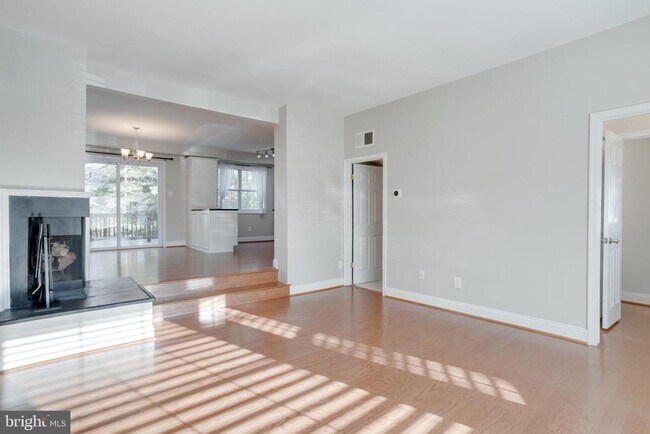 Building Photo - 5312 Anchor Ct