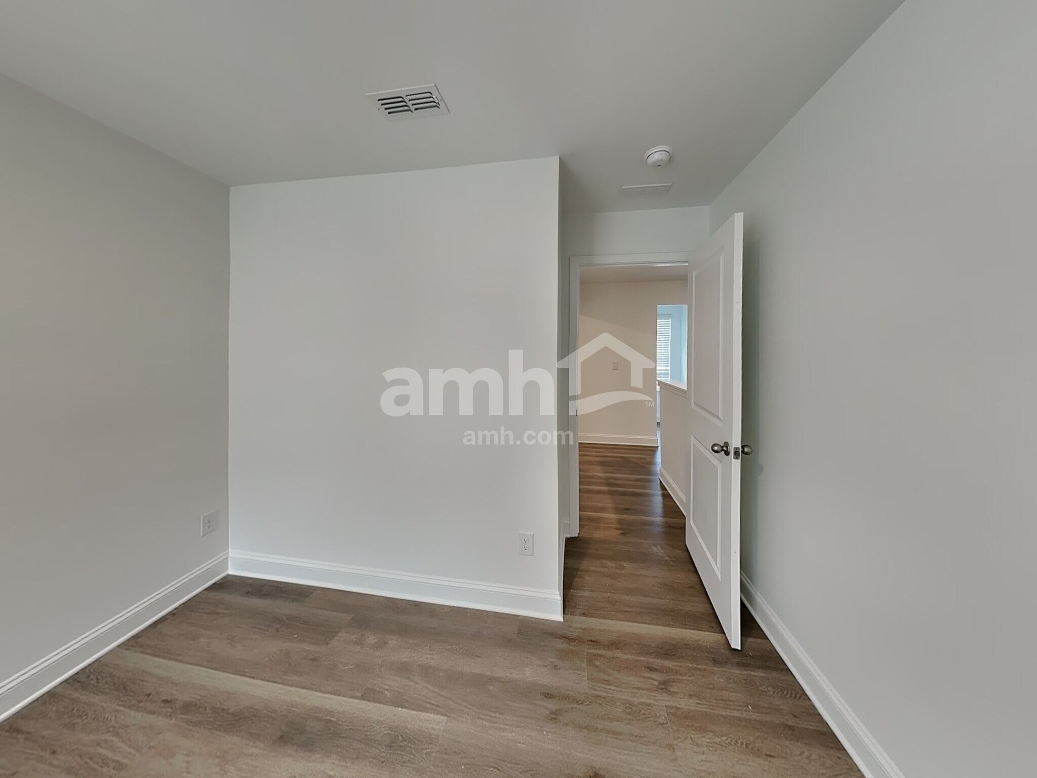 Building Photo - 1007 Guildcrest Ct