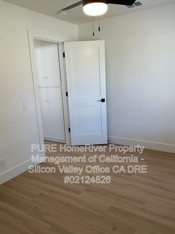 Building Photo - 382 Madison Dr