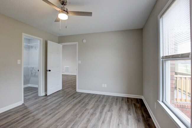 Building Photo - 2481 Clarksville Rd