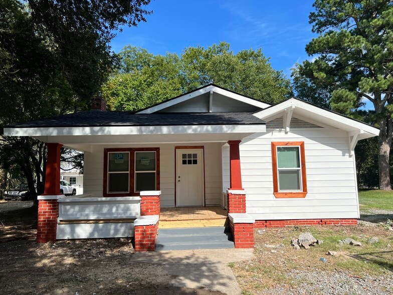 Building Photo - 1221 Georgia St