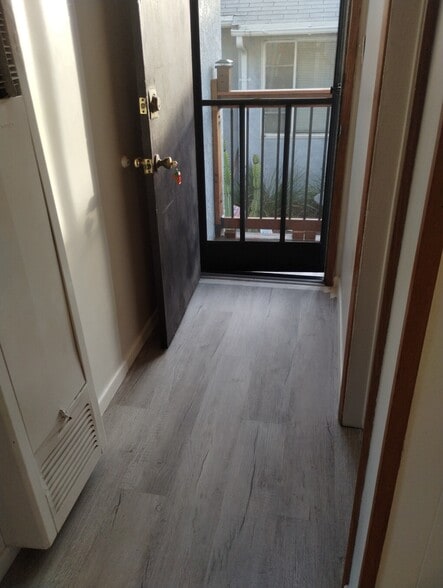 Building Photo - 4806 Nob Hill Dr