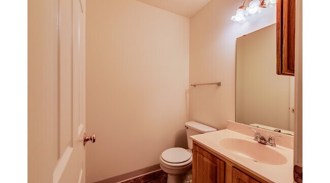 Building Photo - 3055 Brittany Ln NW