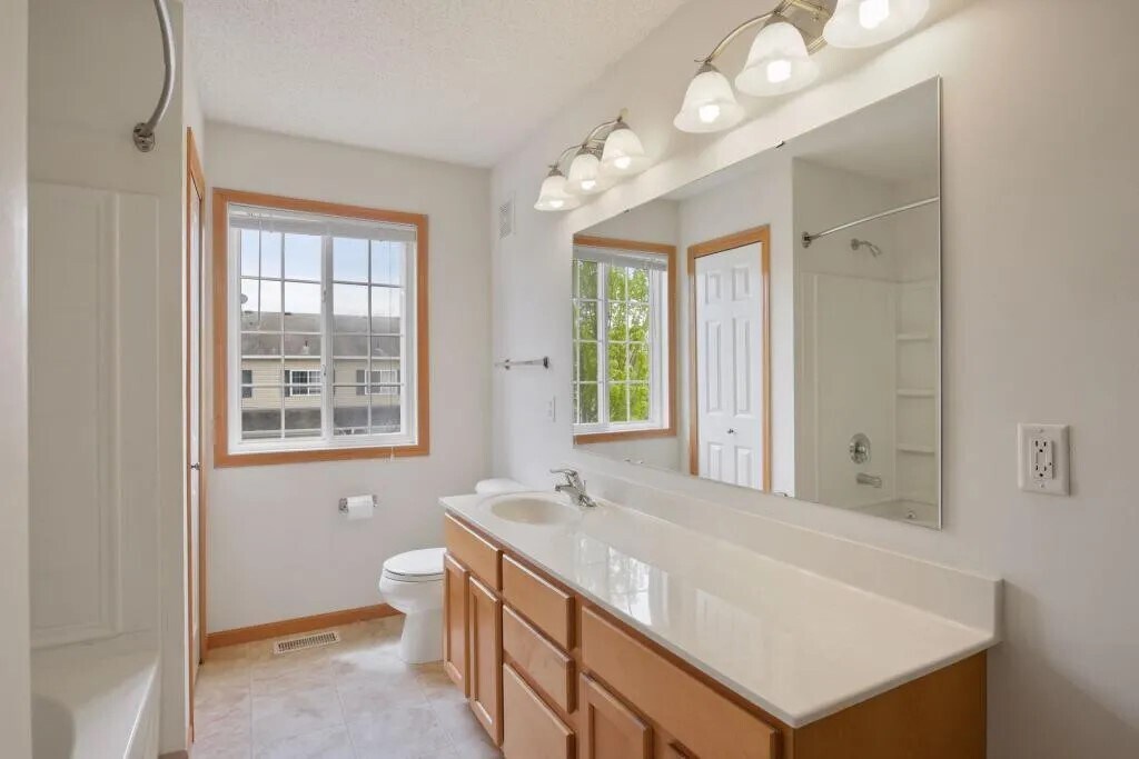 Master Bath - 1760 Prescott Ct