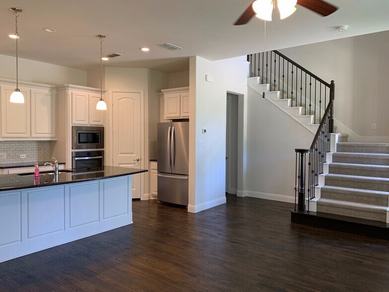 Building Photo - 2420 Holland Grove