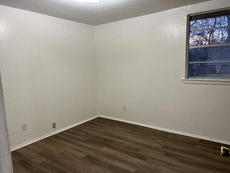 Building Photo - 507 Woodvale Rd