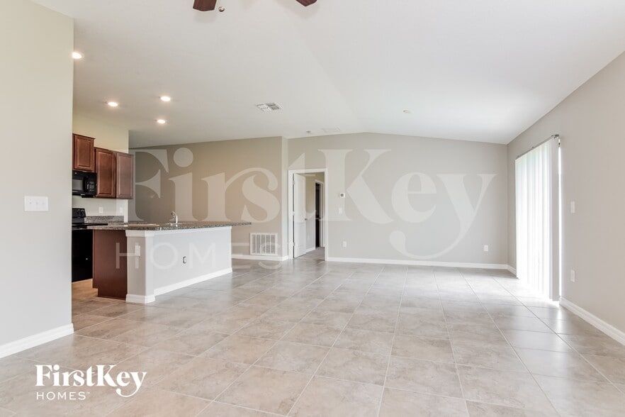Building Photo - 9620 Sage Creek Dr
