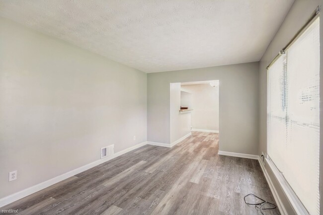 Building Photo - 3 br, 2.5 bath House - 2817 Carriage Lane