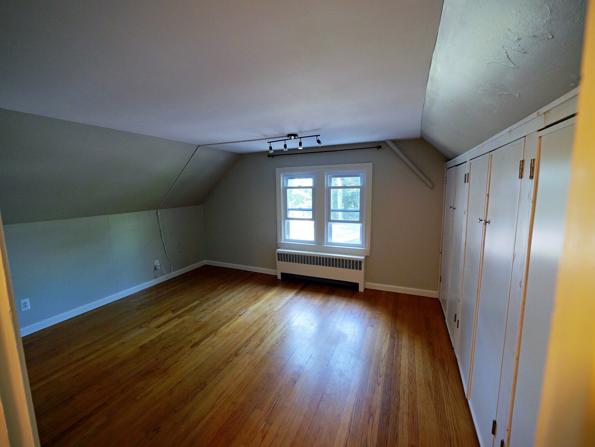 Building Photo - 1026 Springfield St