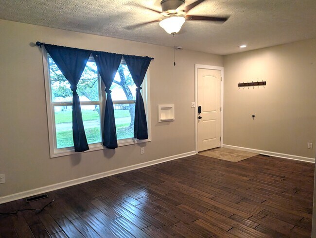 Building Photo - 10609 Sprawls Point