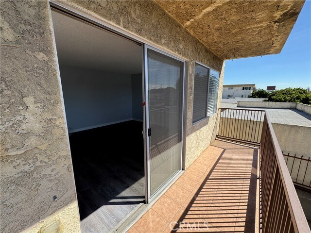 Building Photo - 579 W 14th St