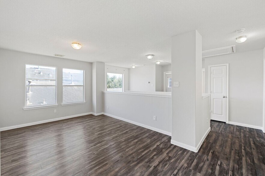Building Photo - 26122 Parkman Grove Dr