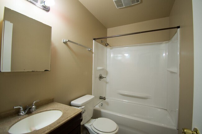 Building Photo - Beautifully Updated Brookside Home Near Ri...