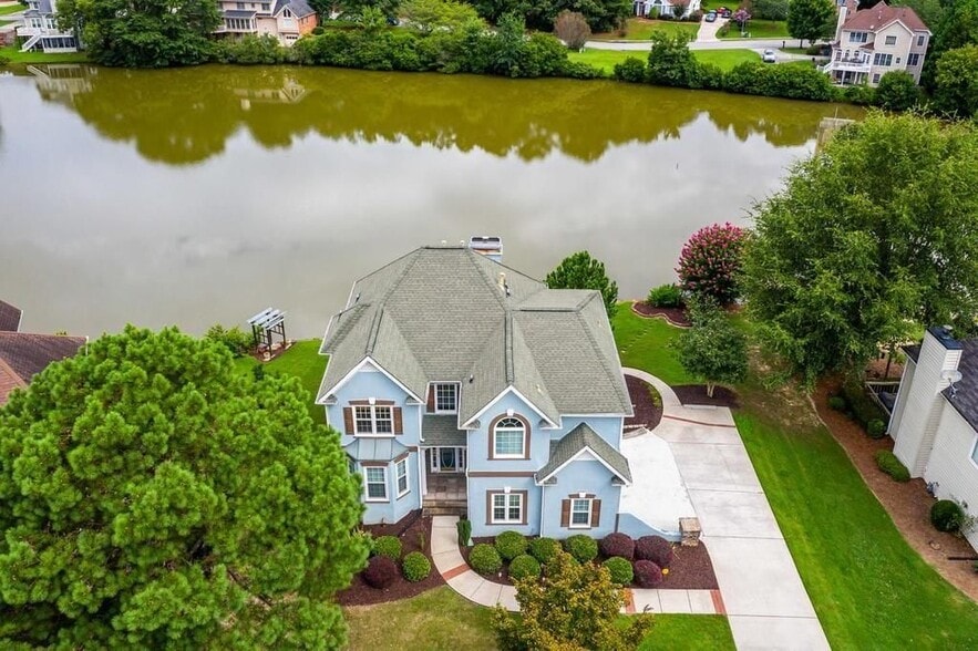 Building Photo - 225 Heritage Lake Dr