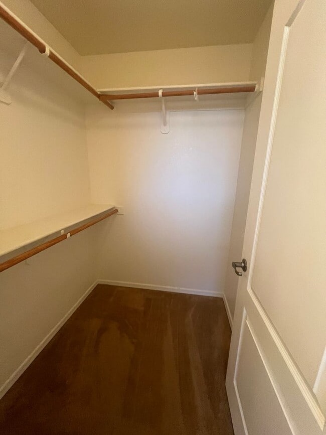 Building Photo - 3 bedroom in Holiday community