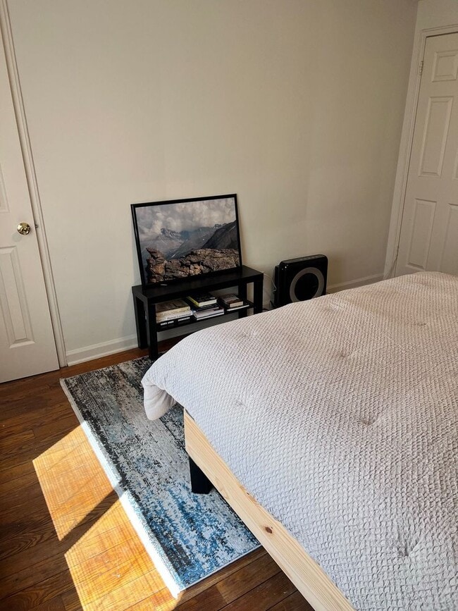 Building Photo - 2617 Madison Rd