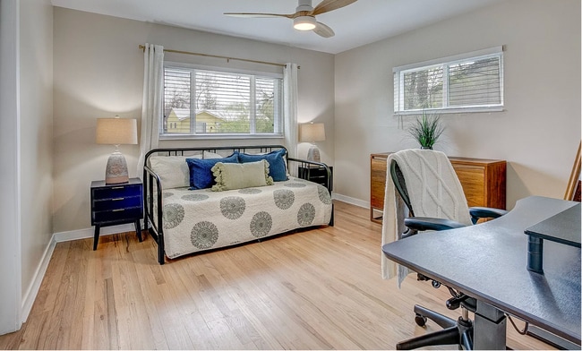 Building Photo - 3483 S Glencoe St