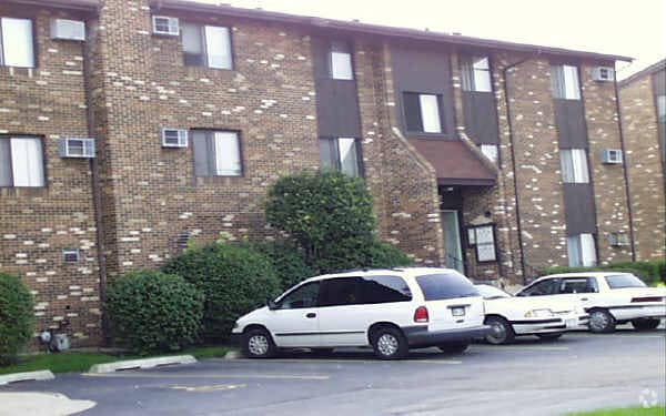 Primary Photo - Golf Meadows Estates Apartments