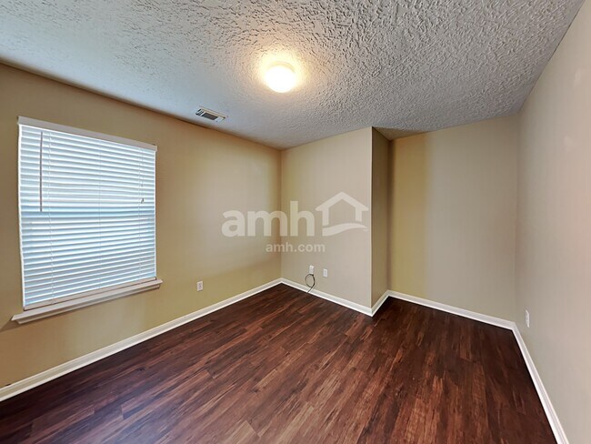 Building Photo - 29231 Legends Green Dr