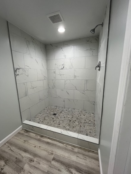 Building Photo - 1226 Circle Dr